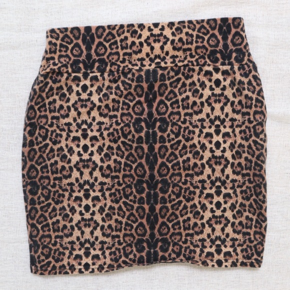 Cotton On Leopard Fitted Mini Skirt - Picture 1 of 6
